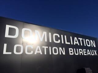 Boite aux lettre commerciale proche Aix Les Milles